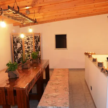 Holiday home Amoni *